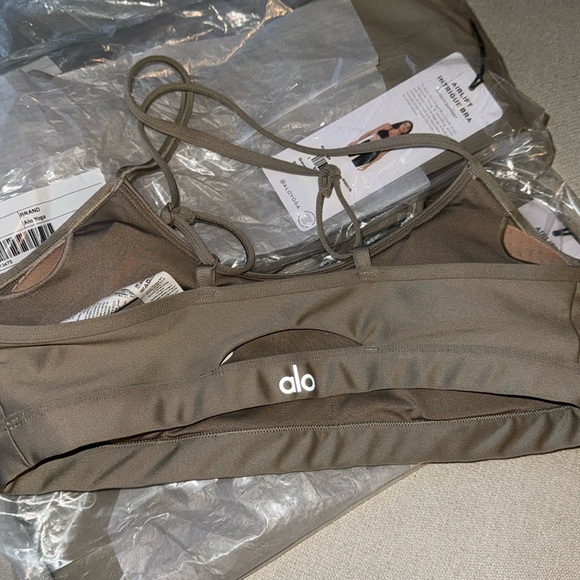 Alo Yoga Bra - Picture 2 of 3